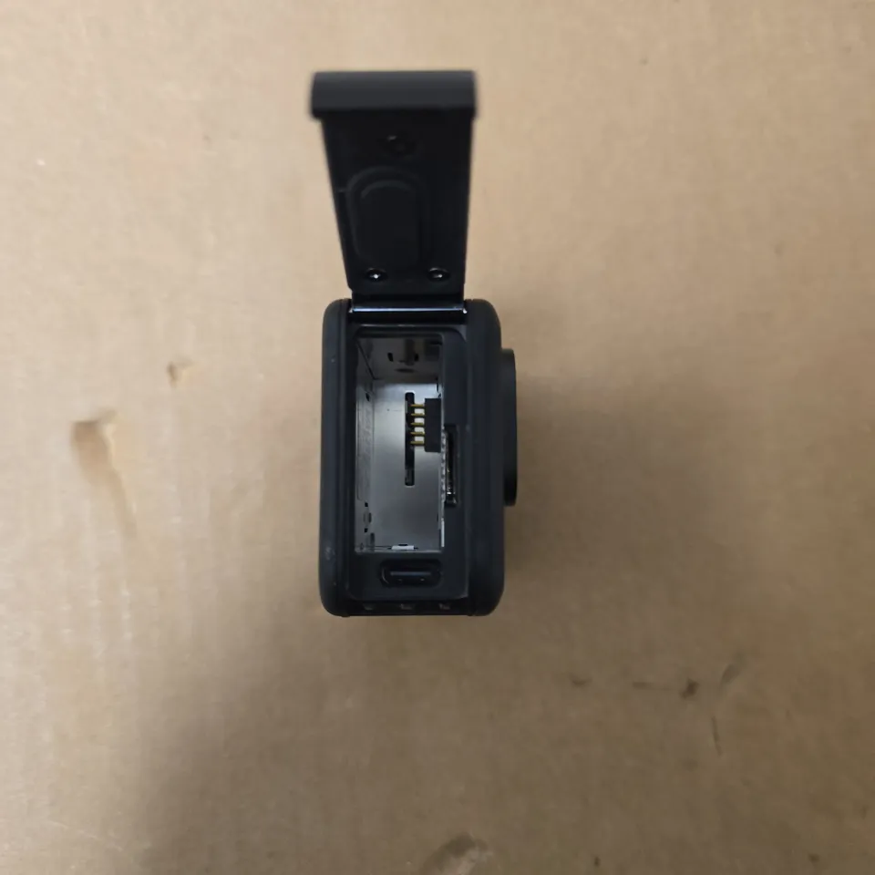 GOPRO HERO13 BLACK ACTION CAMERA – CASE WITH USB-C CABLE & MOUNTING