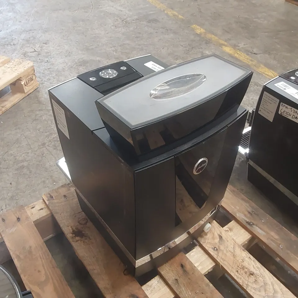 JURA GIGA COMMERCIAL COFFEE MACHINE