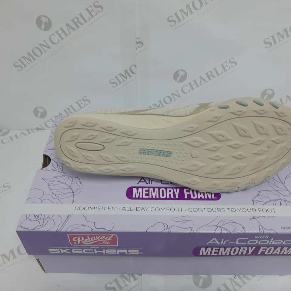 SKETCHERS BREATHE EASY TRAINER - NATURAL SIZE UK 7