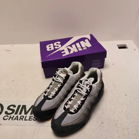 NIKE SB AIR MAX 95 SNEAKERS – UK 9.5 (US 10.5), GREY/BLACK