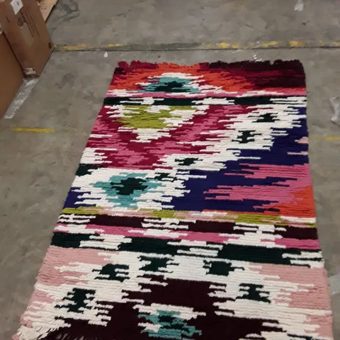 QUALITY DESIGNER AREA RUG // APPROX SIZE: 170 x 230 cm