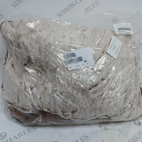 BOXED OUTLET COZEE HOME FAUX FUR & HEATED THROW