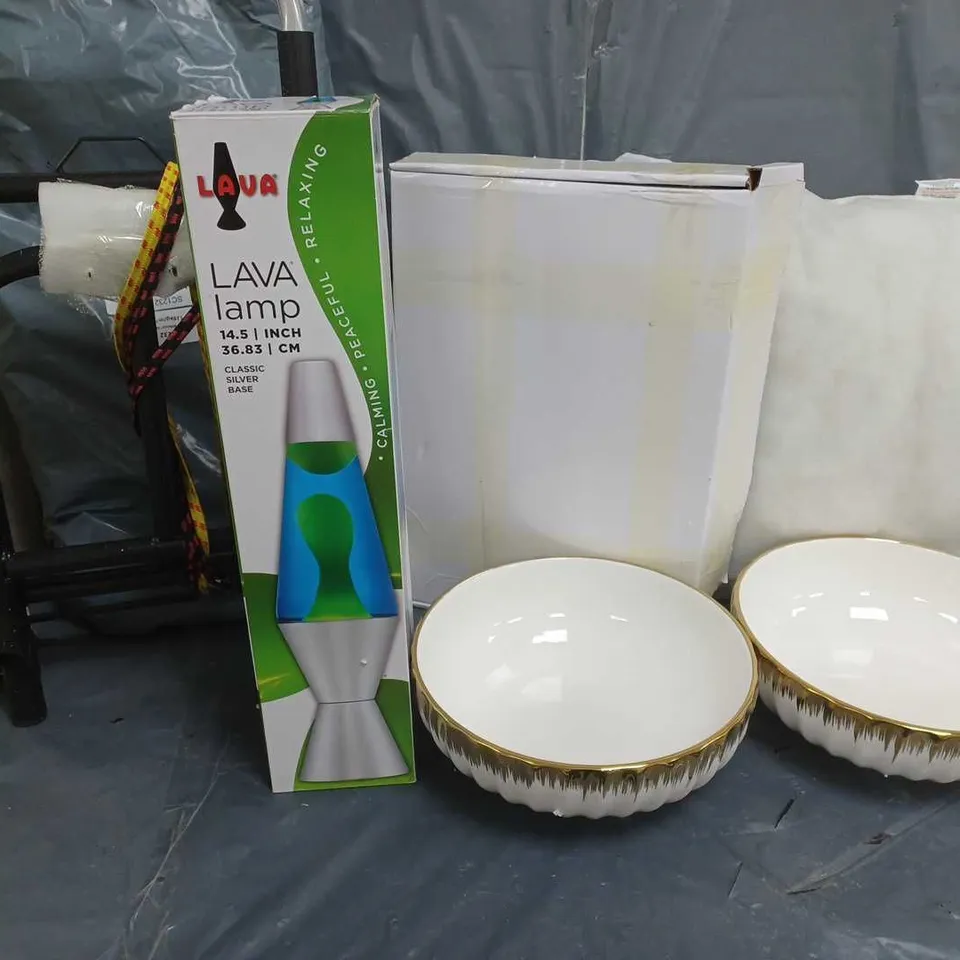 APPROXIMATELY 6 ASSORTED ITEMS TO INCLUDE PORCELAIN SERVING BOWLS, CABINET ORGANISER, LAVA LAMP