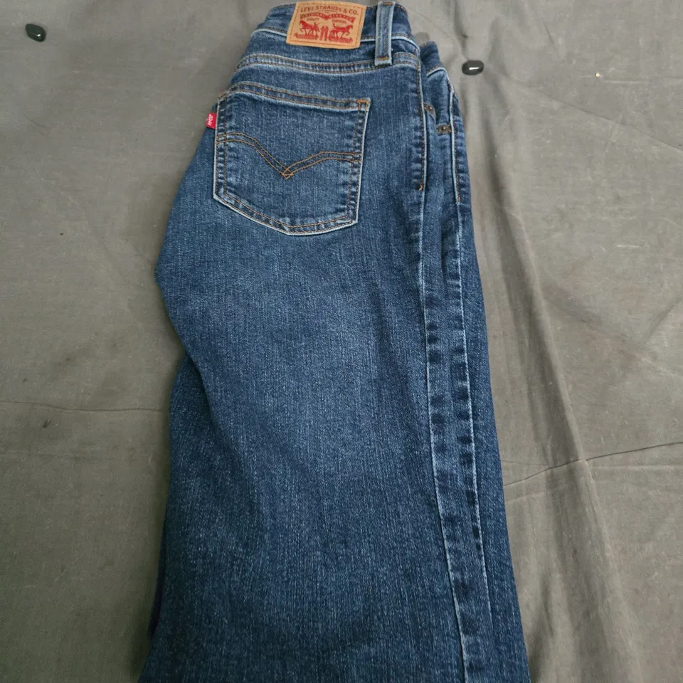 LEVIS STRAUSS DENIM JEANS - SIZE W24