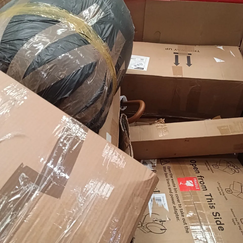 PALLET OF ASSORTED HOUSEHOLD GOODS AND PRODUCTS TO INCLUDE; UMBRELLA, CLOTHES AIRER,PILLOW