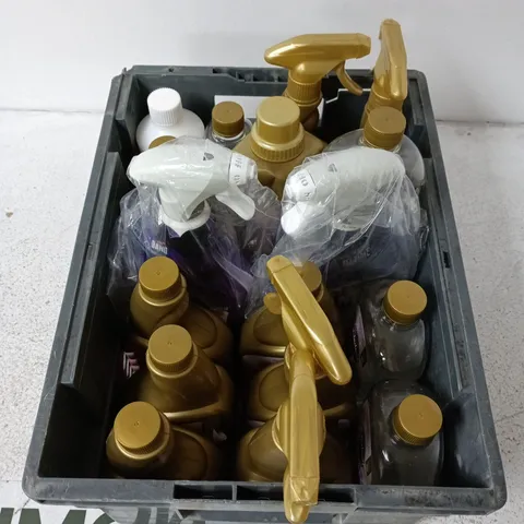 APPROXIMATELY 10 ASSORTED HOUSEHOLD ITEMS INCLUDING PET FRESHENER, PET URINE DESTROYER, CONCENTRATED DISINFECTANT ETC.