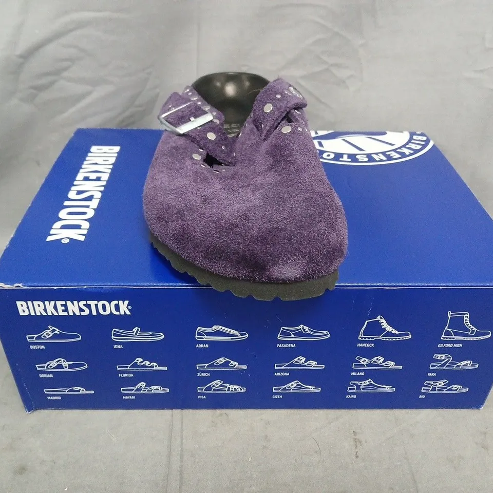 BOXED PAIR OF BIRKENSTOCK BOSTON RIVET BORDER SHOES IN PURPLE SIZE UK 7.5
