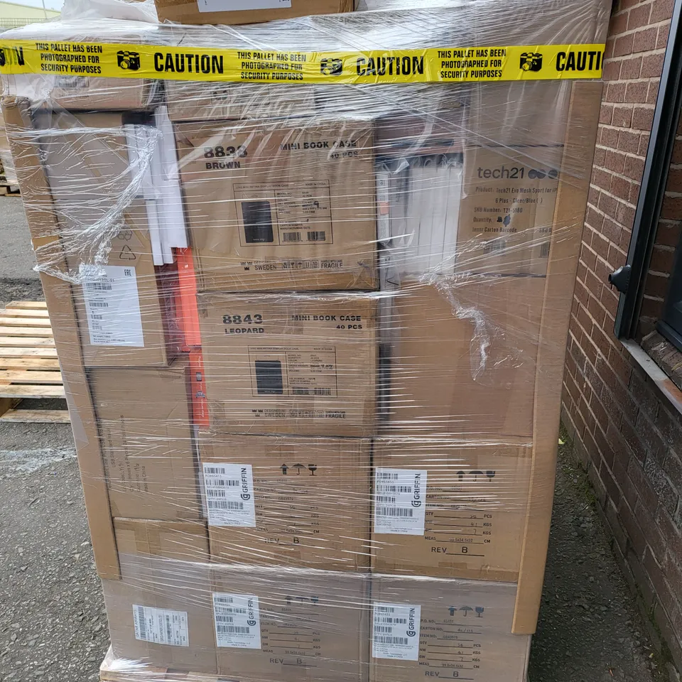 PALLET OF A SIGNIFICANT QUANTITY OF ASSORTED ELECTRONIC ITEMS TO INCLUDE IPAD MINI 4 BOOK CASE, MIXX IN CAR 2 PORT 30W USB CHARGER, BELKIN SCREEN PROTECTOR FOR IPAD AIR, ETC