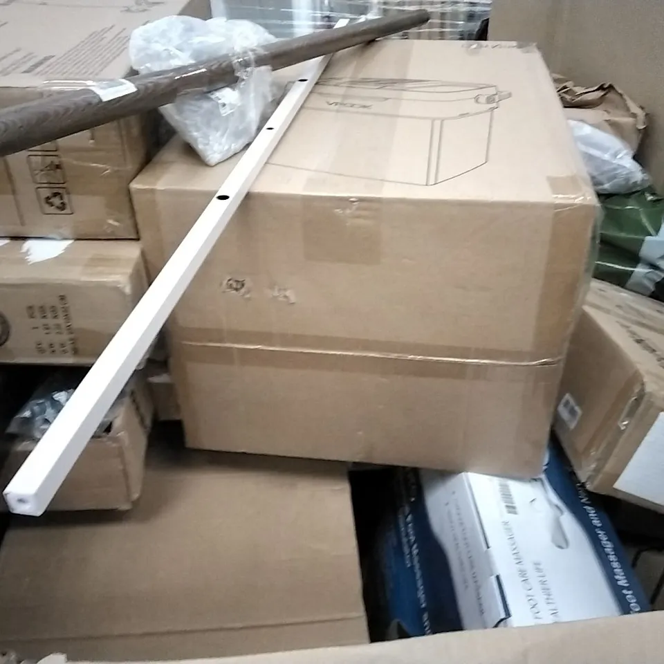 PALLET OF ASSORTED ITEMS INCLUDING NIKSA FOOT SPA, MEDOKARE EASY FIT SHOWER STOOL, ROVTOP BOXING SUIT, PORTAL ZETA 4 TENT, VPCOK ICE BOX, VOKUL STUNT SCOOTER