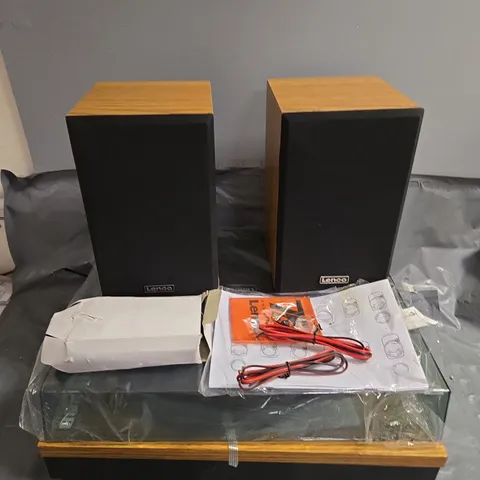 LENCO LS-300WD BELT DRIVE TURNTABLE WITH BLUETOOTH AND WOODEN SPEAKERS