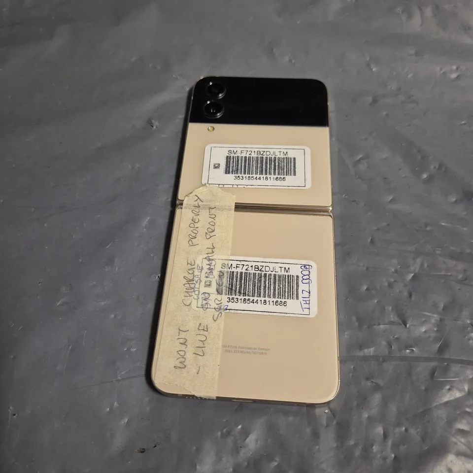 SAMSUNG GALAXY Z FLIP4 SMARTPHONE IN ROSE GOLD