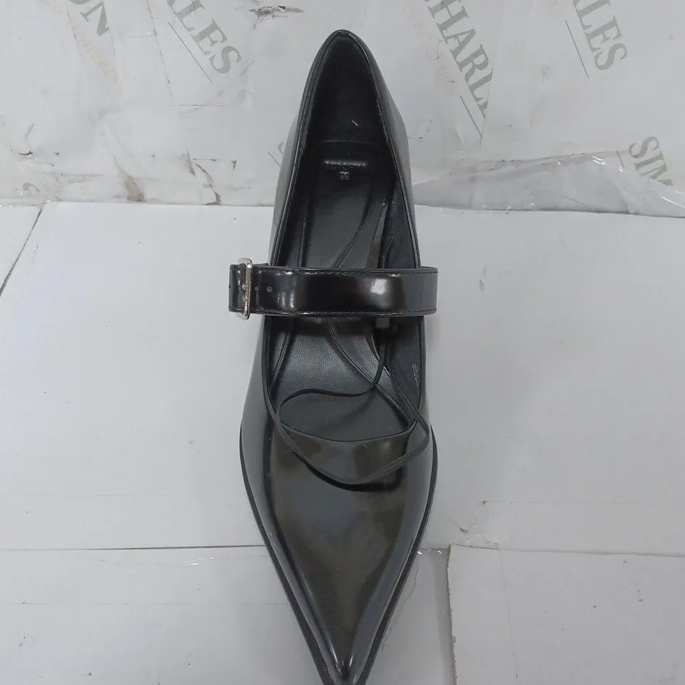 PAIR OF BERSHKA BUCKLE POINTED TO HEELS IN BLACK - SIZE 38