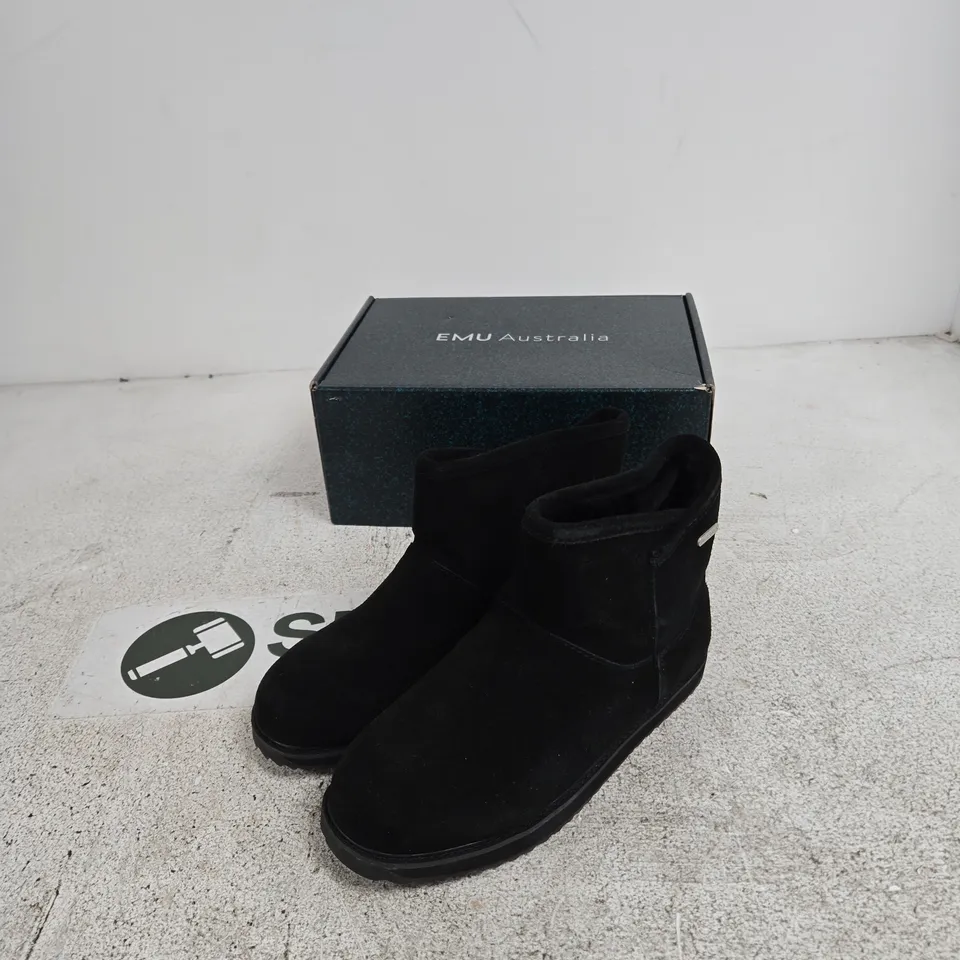 EMU AUSTRALIA BLACK SUEDE ANKLE BOOTS UK 7