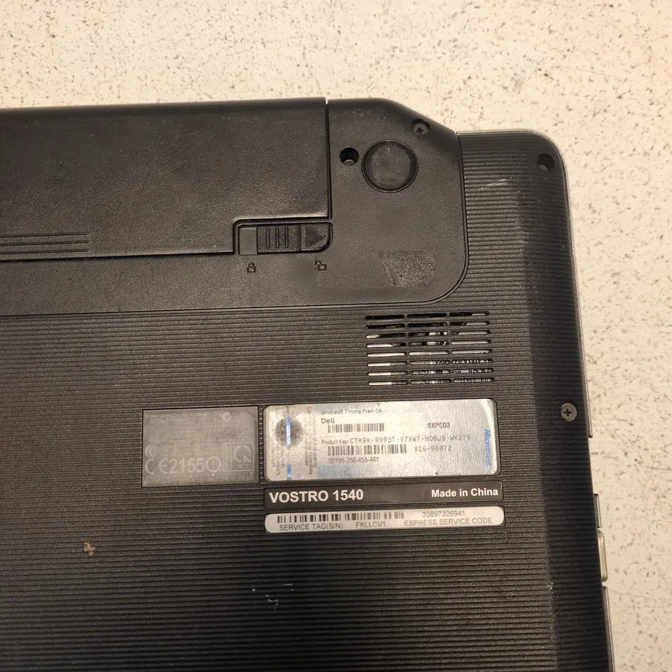 DELL VOSTRO 1540 LAPTOP - 15.6IN (BLACK)