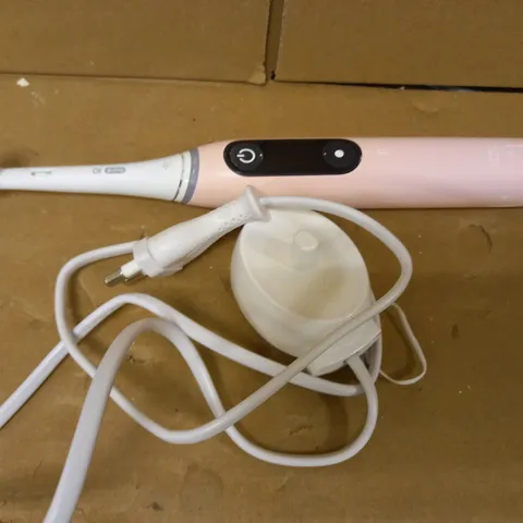 ORAL-B IO6 ELECTRIC TOOTHBRUSH