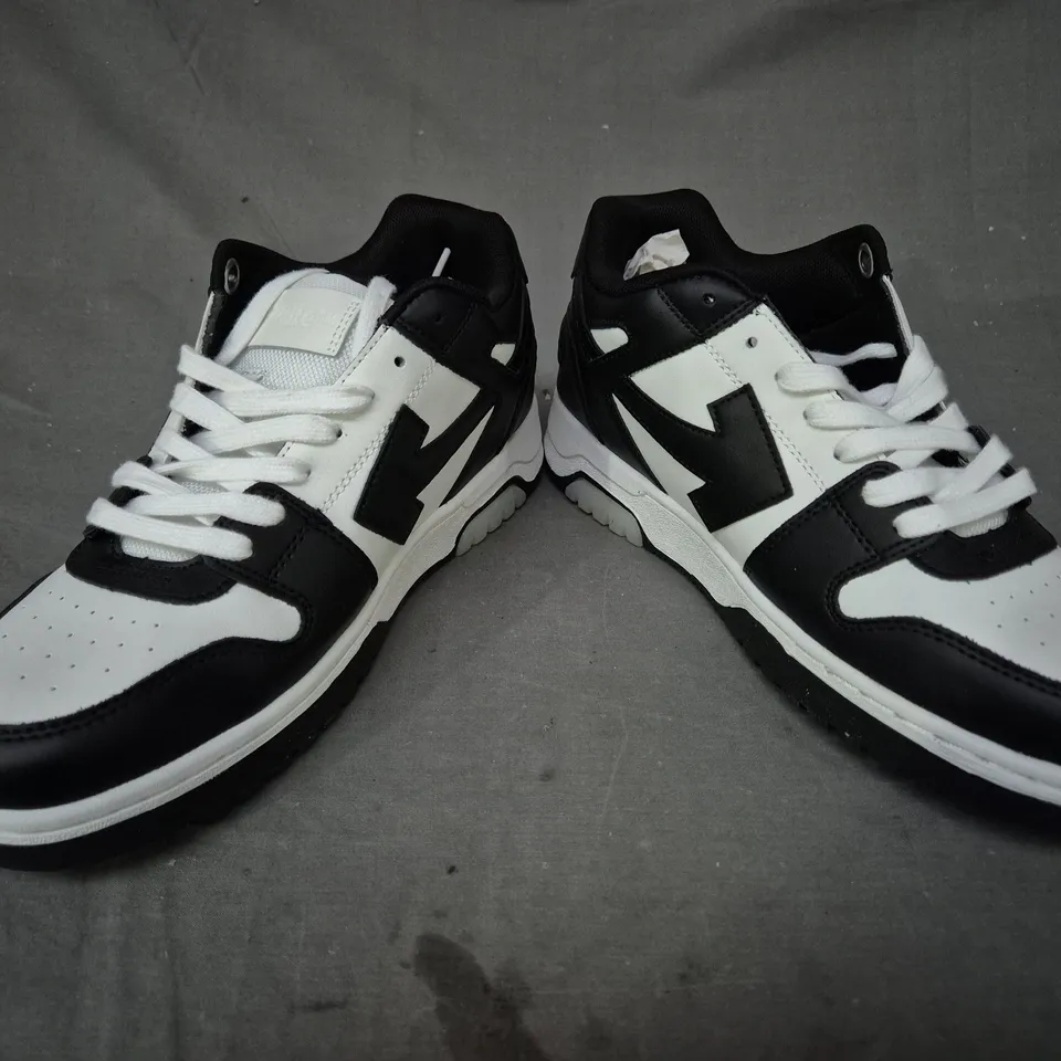 BOXED PAIR OF OFF-WHITE SHOES IN BLACK/WHITE EU SIZE 44