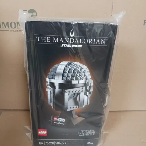 BOXED LEGO STAR WARS THE MANDALORIAN HELMET [SET 75328]