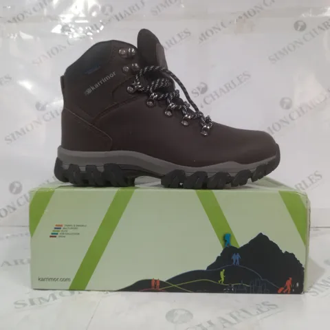 BOXED PAIR OF KARRIMOR HIKING BOOTS IN BROWN UK SIZE 5