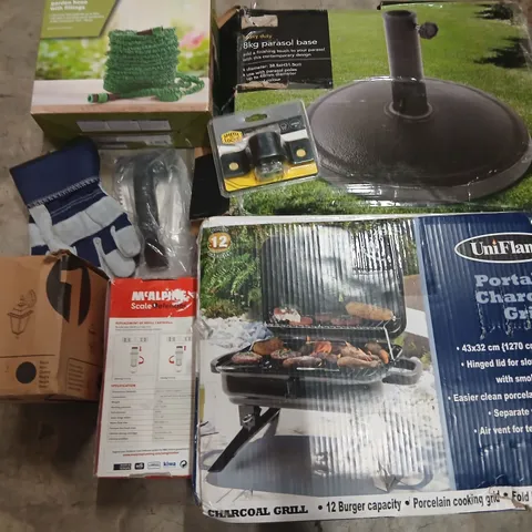 PALLET OF ASSORTED PRODUCTS TO INCLUDE; TIKI PARASOL, 8KG PARASOL BASE, CARPLAN ICE SCRAPER, GARDENING GLOVES, UNIFLAME PORTABLE CHARCOAL GRILL, ASSORTED HOSES, OUTDOOR WALL LIGHT AND SMITH AND LOCKE