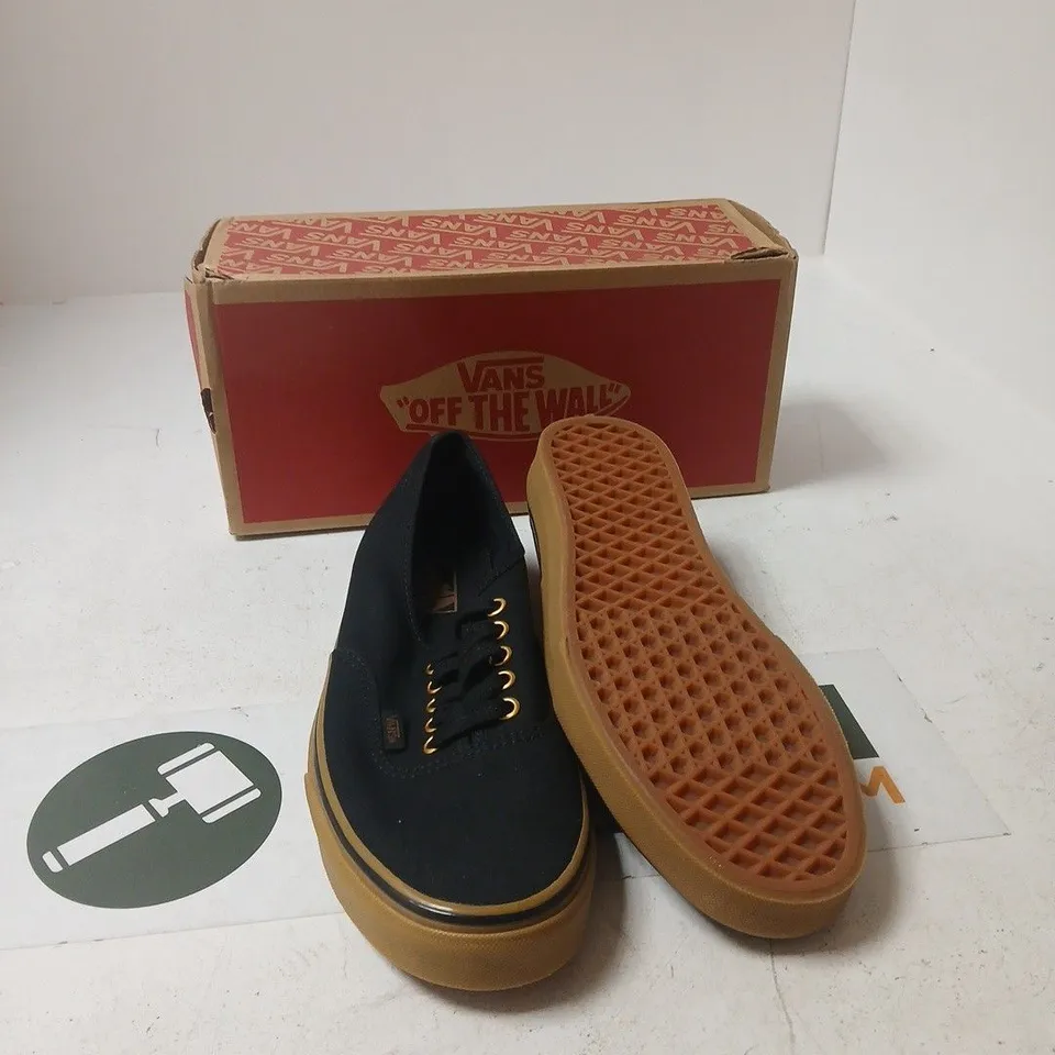 VANS AUTHENTIC BLACK CANVAS SHOES – MEN'S UK 7.5 (US 8.5)