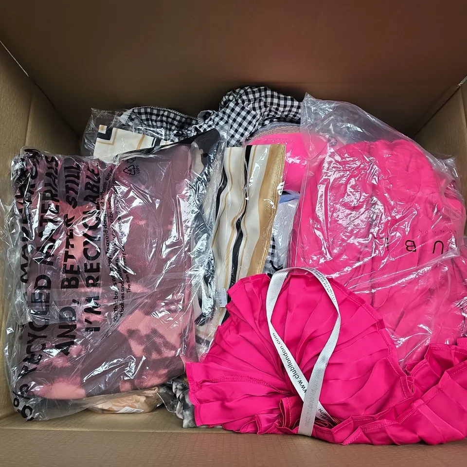 LARGE BOX OF APPROXIMATELY 20 ASSORTED CLOTHING ITEMS IN VARIOUS SIZES, STYLES AND COLOUR 