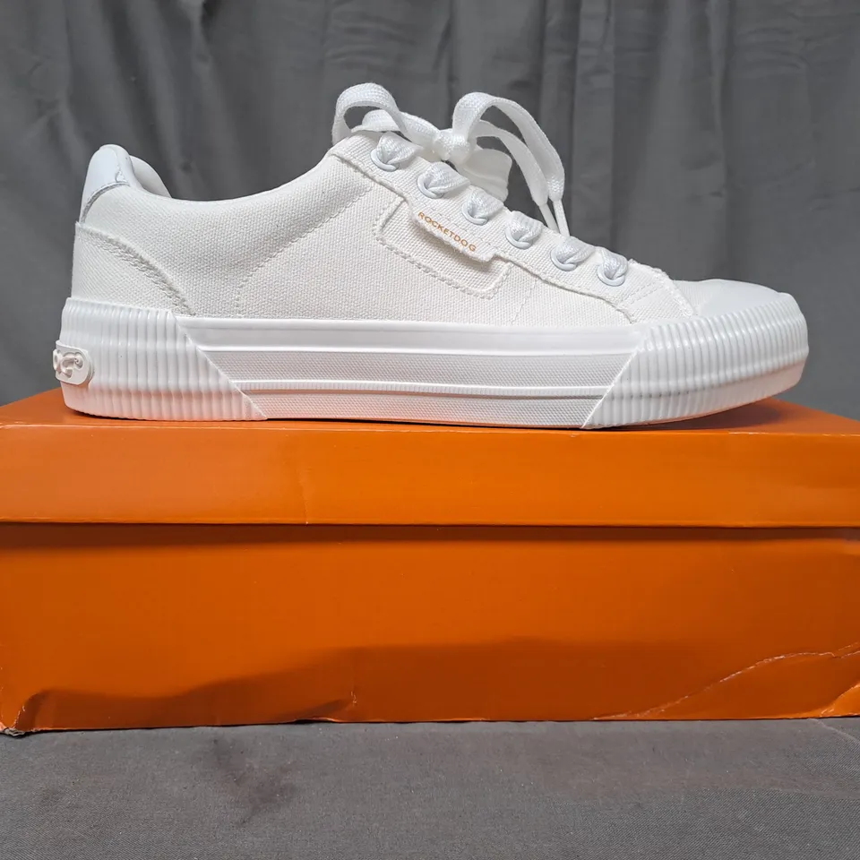 BOXED PAIR OF ROCKET DOG SHOES IN WHITE UK SIZE 6