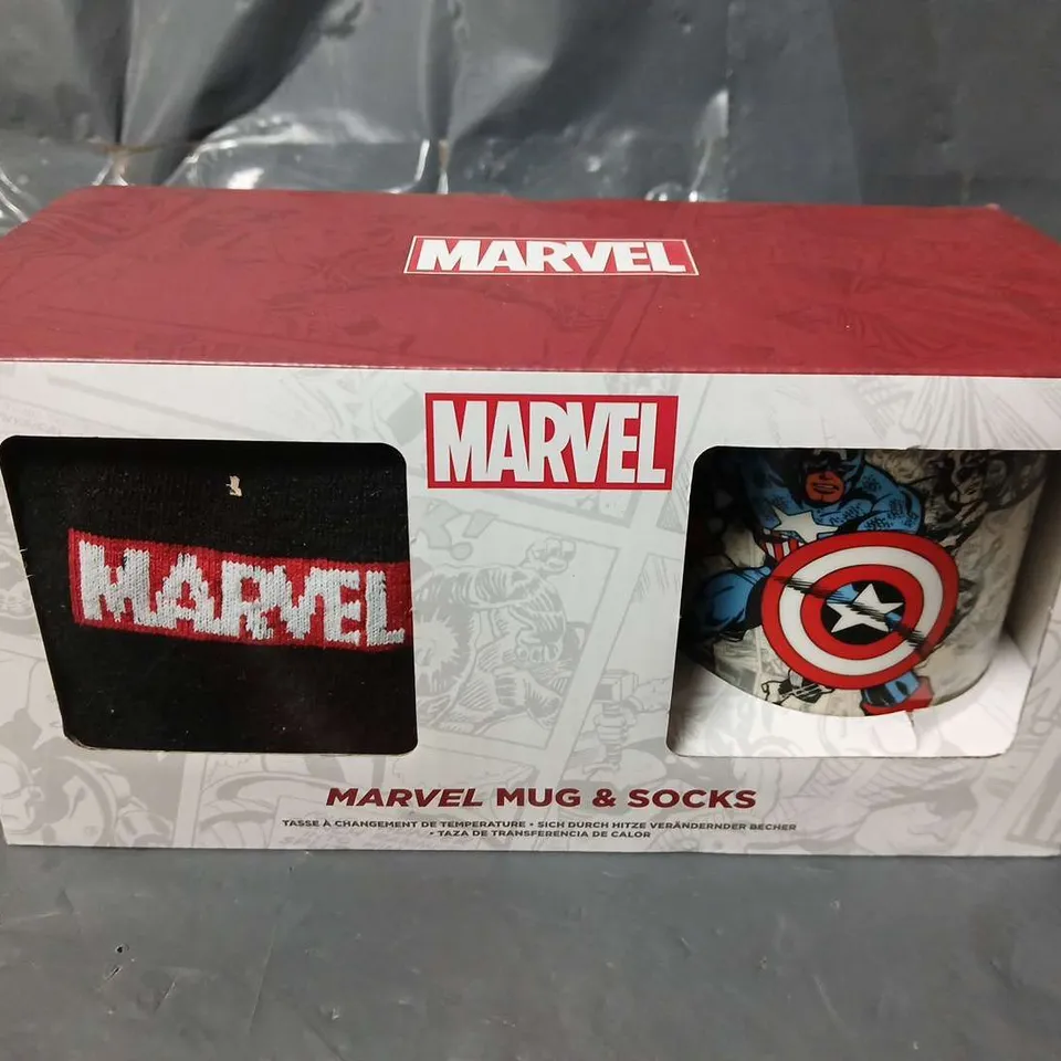 BOXED MARVEL MUG & SOCKS