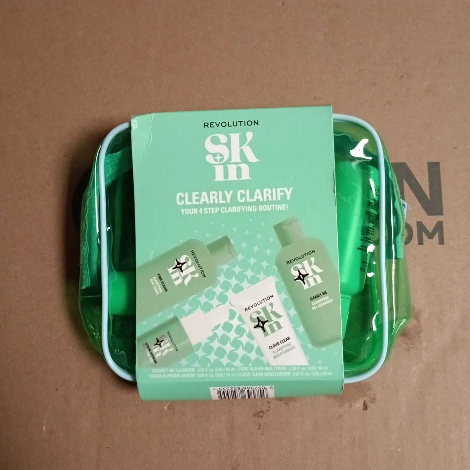 REVOLUTION SKIN CLEARLY CLARIFY 4-STEP SKINCARE KIT – GREEN TRAVEL TIN