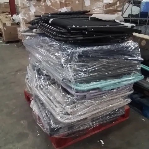 PALLET CONTAINING A LARGE QUANTITY OF SUN LOUNGERS