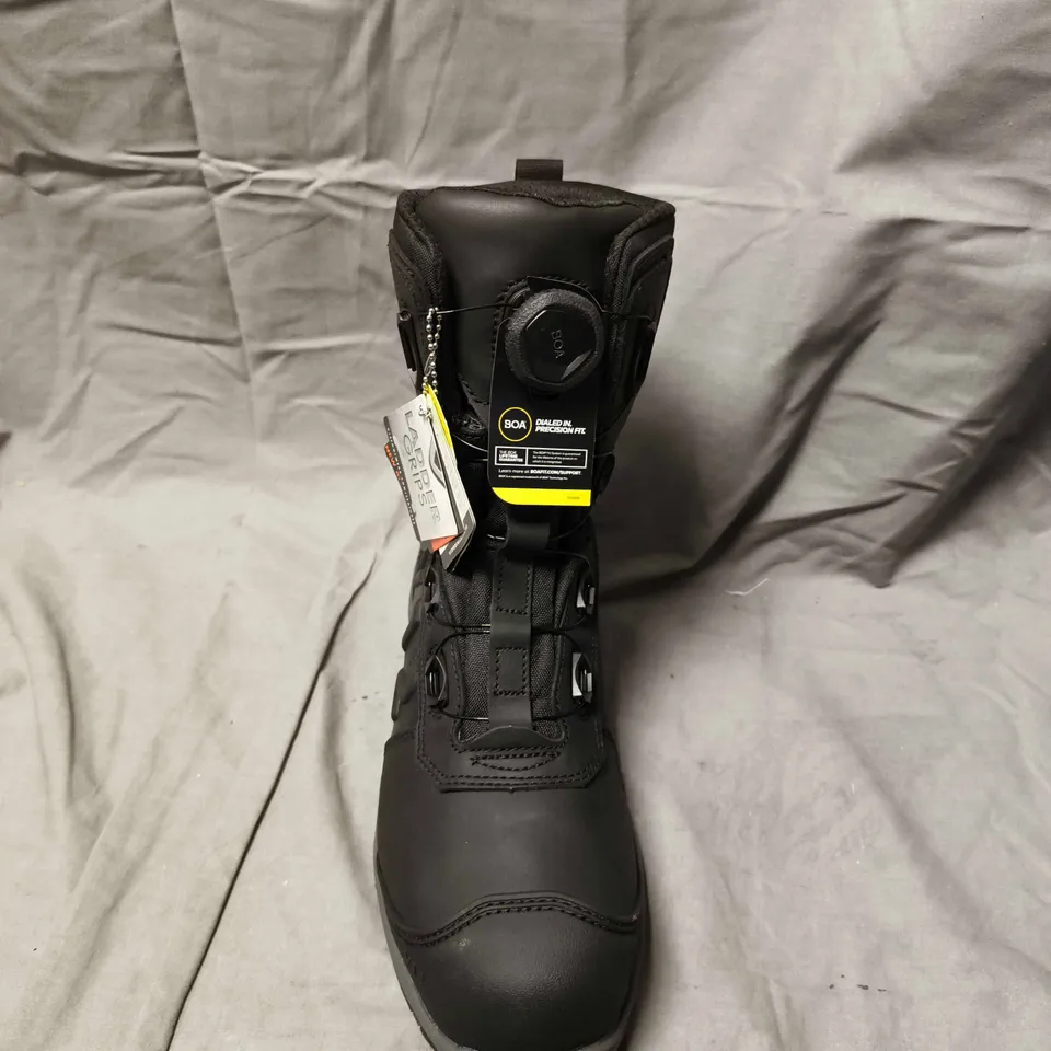 V12 FOOTWEAR VANGUARD SAFETY BOOTS IN BLACK - 8