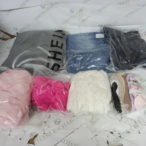 BOX OF APPROXIMATELY 18 ASSORTED ITEMS TO INCLUDE - DRESSES , JUMPERS , AND T-SHIRTS ETC