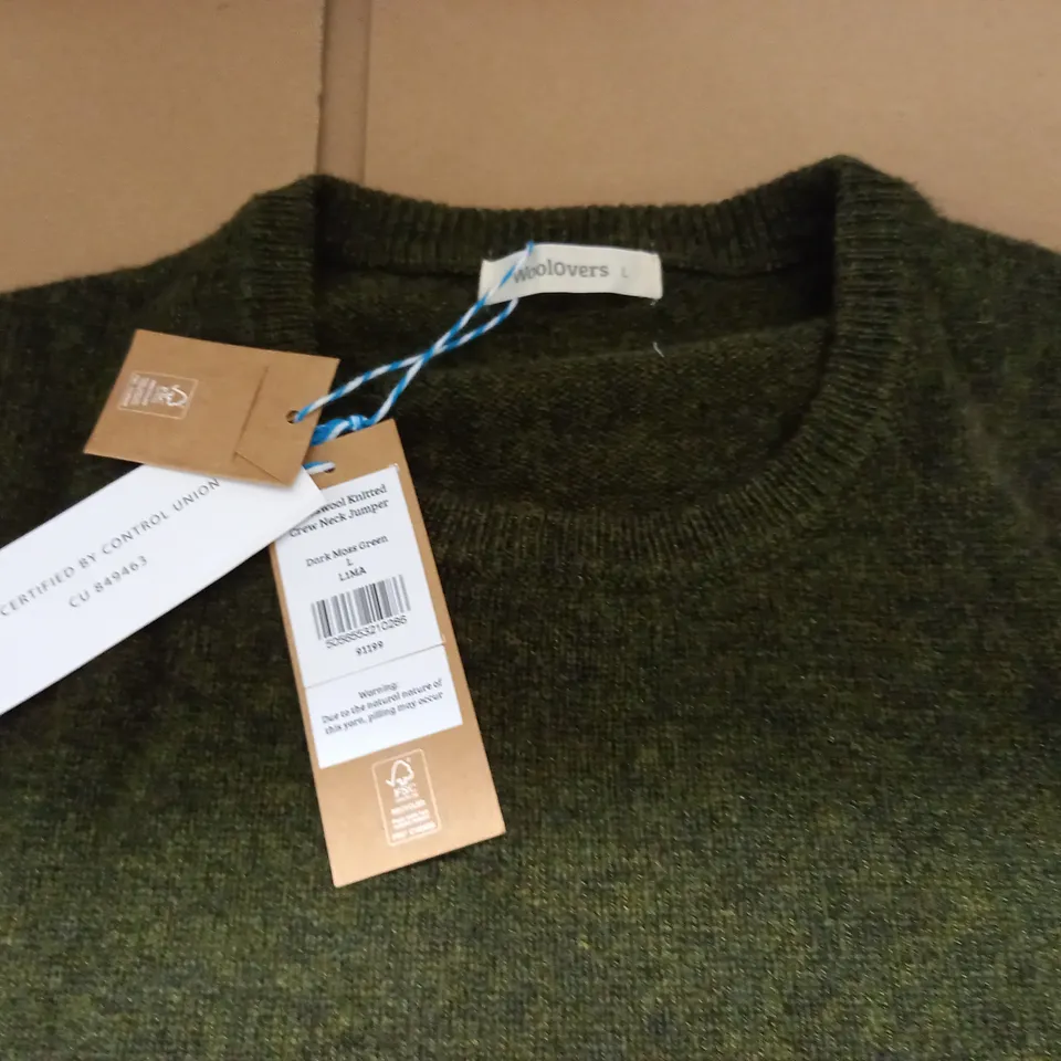 WOOLOVERS LAMBSWOOL KNITTED CREW NECK JUMPER IN DARK MOSS GREEN - L