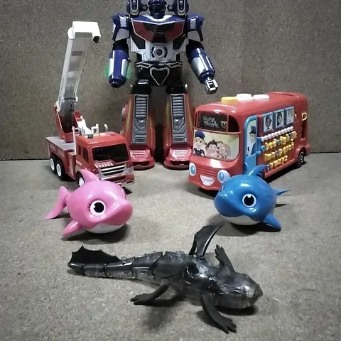 BOX CONTAINING LARGE AMOUNT OF CHILDREN'S TOYS