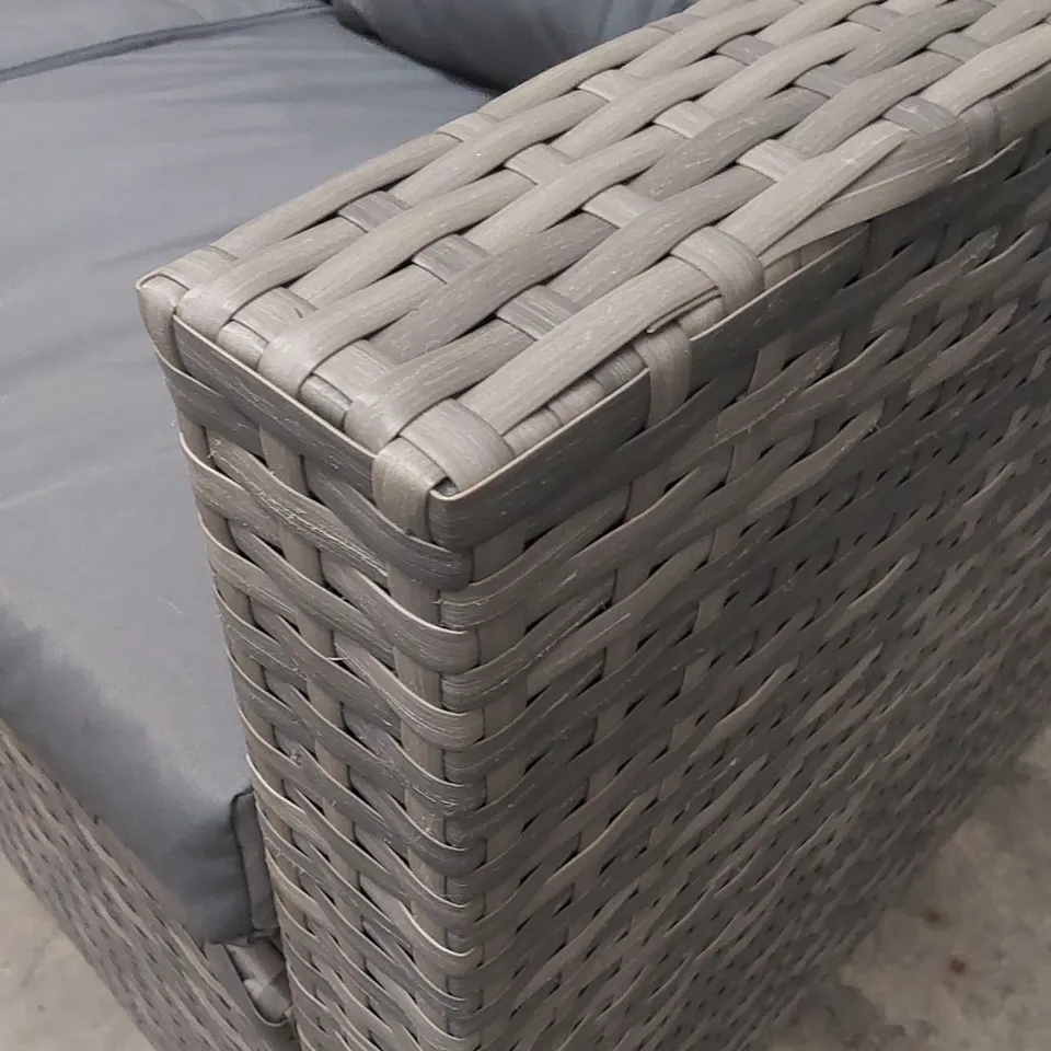 BRAND NEW KANSAS GARDEN AND PATIO RATTAN SOFA SET  RRP £995