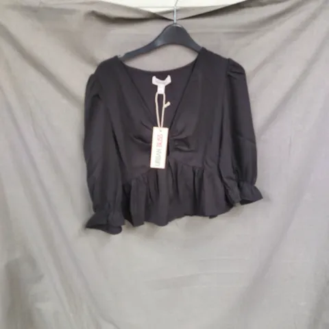 BOX OF APPROXIMATELY 80 URBAN BLISS WOMEN'S BLACK BLOUSE WITH PUFF SLEEVES AND RUFFLE HEM - SIZES 8 / 10 /12 