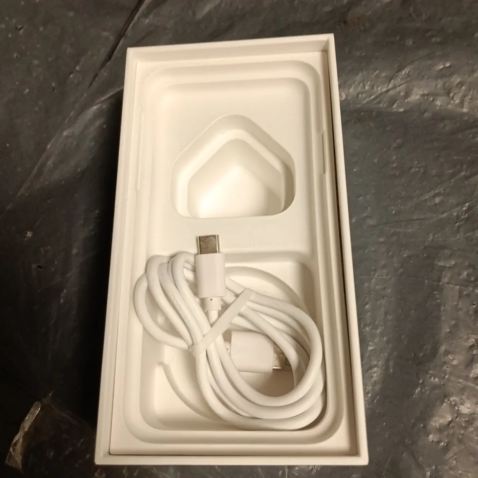 APPLE IPHONE XS – BLACK, WITH BOX AND USB-C TO LIGHTNING CABLE 