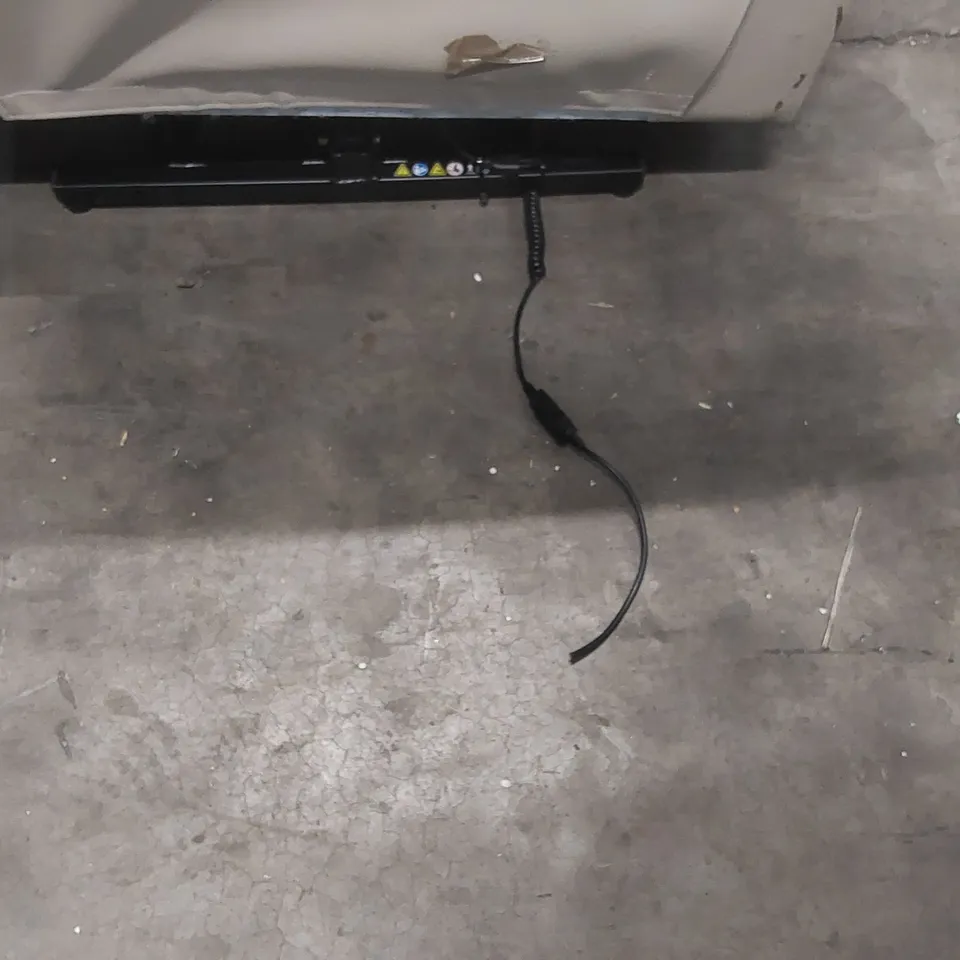 QUALITY DESIGNER ELECTRIC RECLINER FAUX LEATHER ARMCHAIR - CREAM