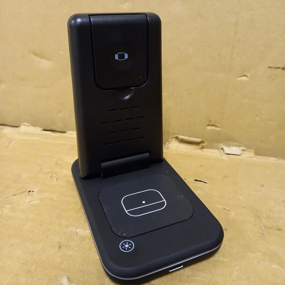 3 IN 1 FAST WIRELESS CHARGER 