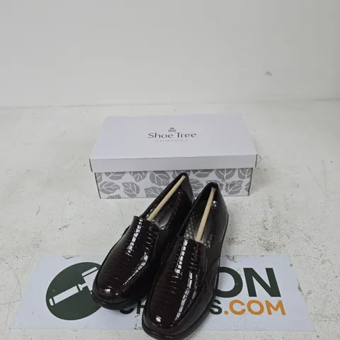SHOE TREE AGATHA DARK BROWN CROC-EMBOSSED LEATHER LOAFERS – UK 3