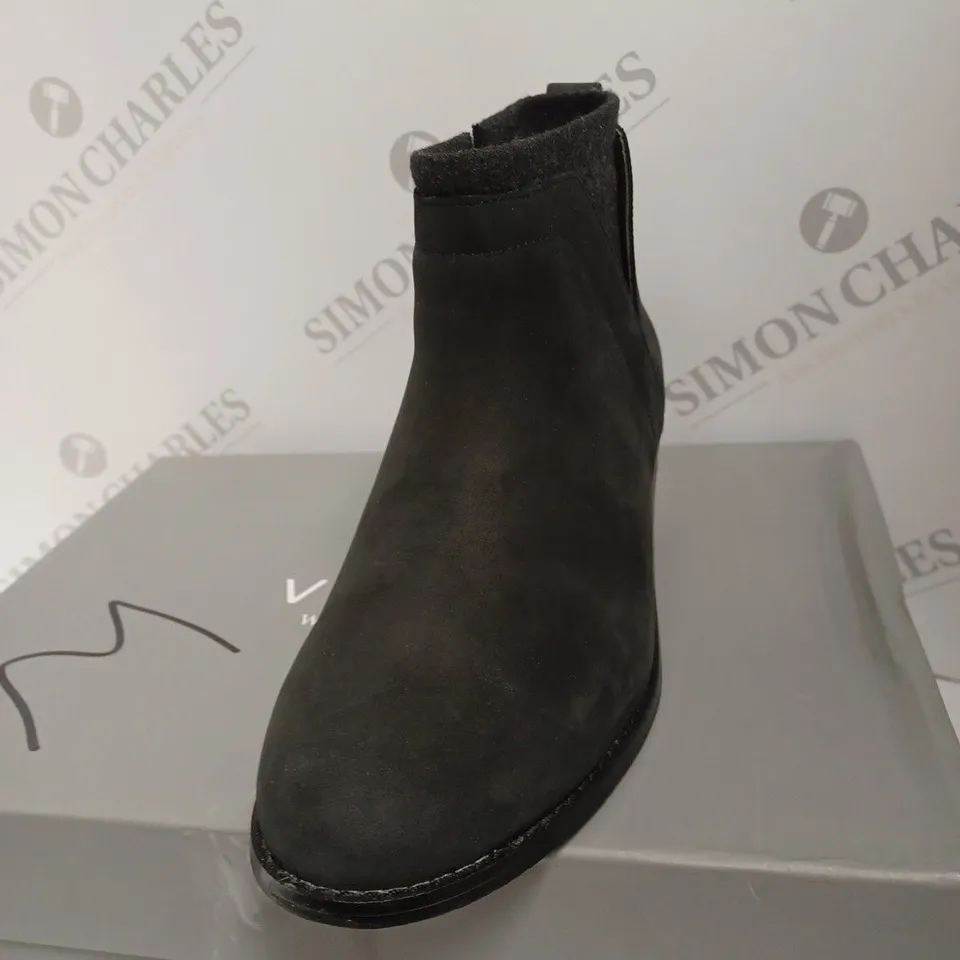 BOXED VIONIC HOPE JOSLYN BOOTS, BLACK - SIZE 5