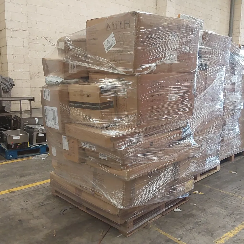 PALLET CONTAINING A LARGE ASSORTMENT OF CONSUMER PRODUCTS INCLUDING: ACCENT CHAIRS, COMPUTER DESKS, SLEEPER SOFA ECT