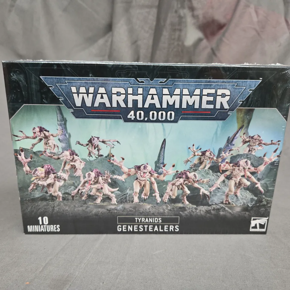 BOXED AND SEALED WARHAMMER 40,000 TYRANIDS GENESTEALERS - 10 MINIATURES