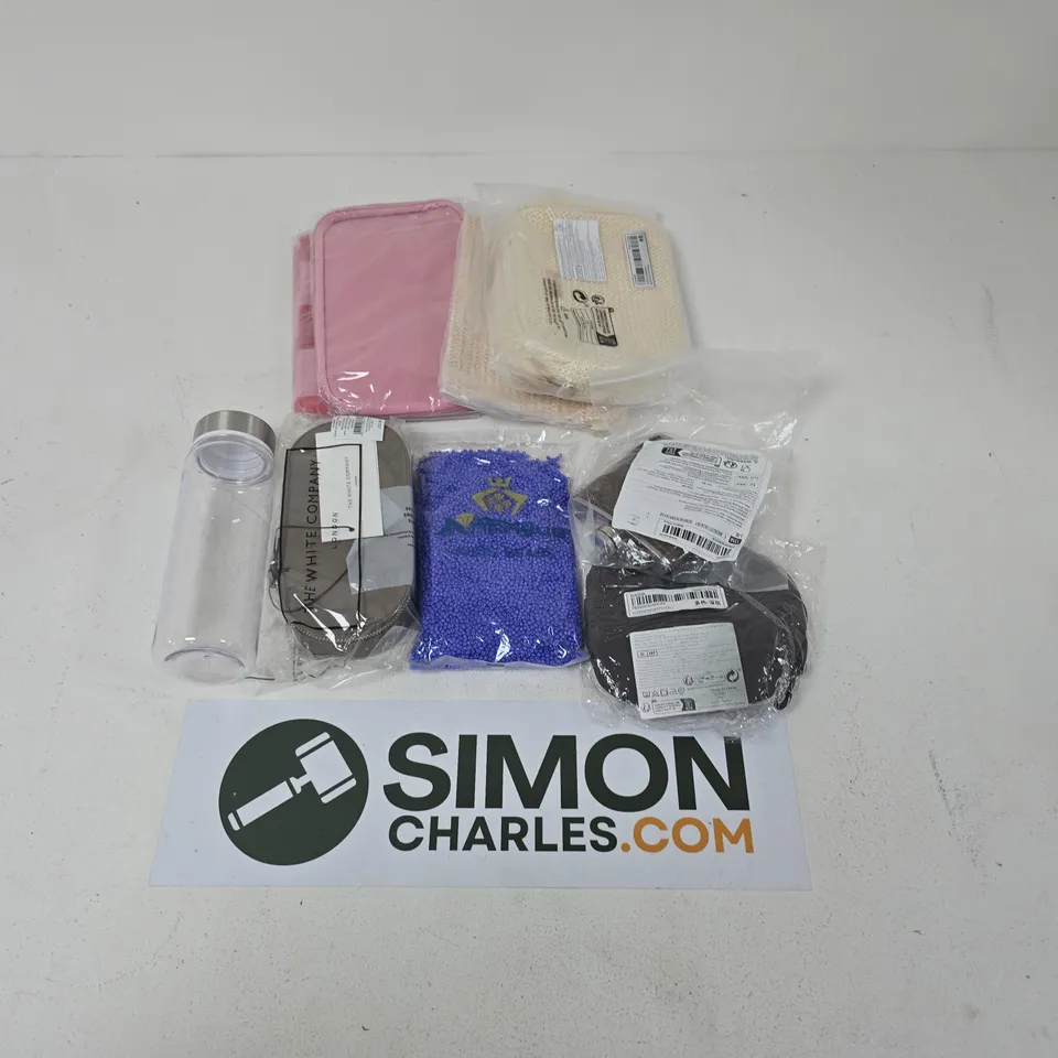 TOTE OF ASSORTED HOUSEHOLD ITEMS TO INCLUDE; WATER BOTTLE, BEADS, JEWELLRY CASE.