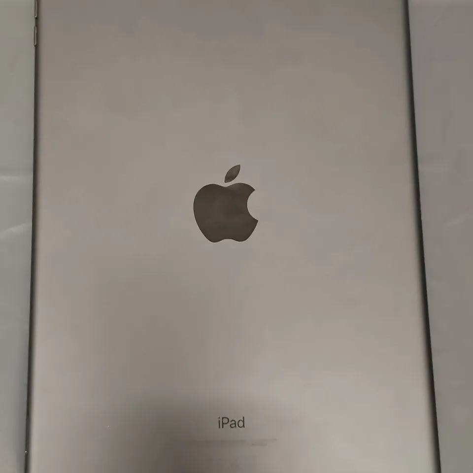 BOXED APPLE IPAD 9TH GEN CELLULAR 256GB IN SPACE GREY