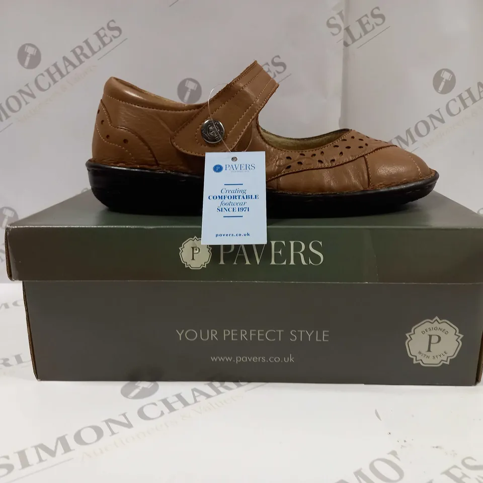 BOXED PAIR OF PAVERS AS37006 MARY JANE SHOES UK SIZE 6