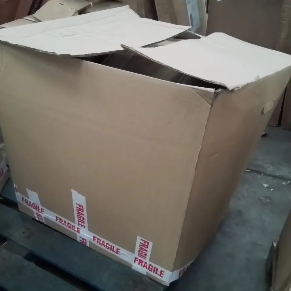 BOX CONTAINING A LARGE QUANTITY OF BRAND NEW ASSORTED HOMEWARE PRODUCTS TO INCLUDE: MYGARDEN WALL LIGHTS, PLANTERS, GARDEN NETTING ECT