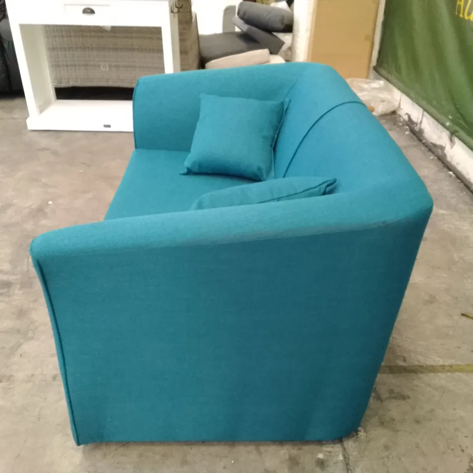 QUALITY DESIGNER LOVESEAT - TEAL FABRIC 