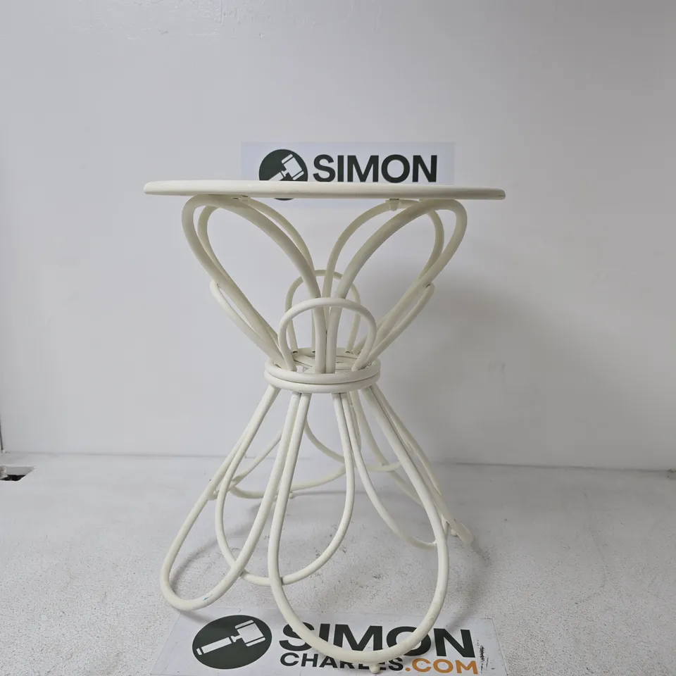 WHITE METAL INSIDE/OUTSIDE SIDE TABLE