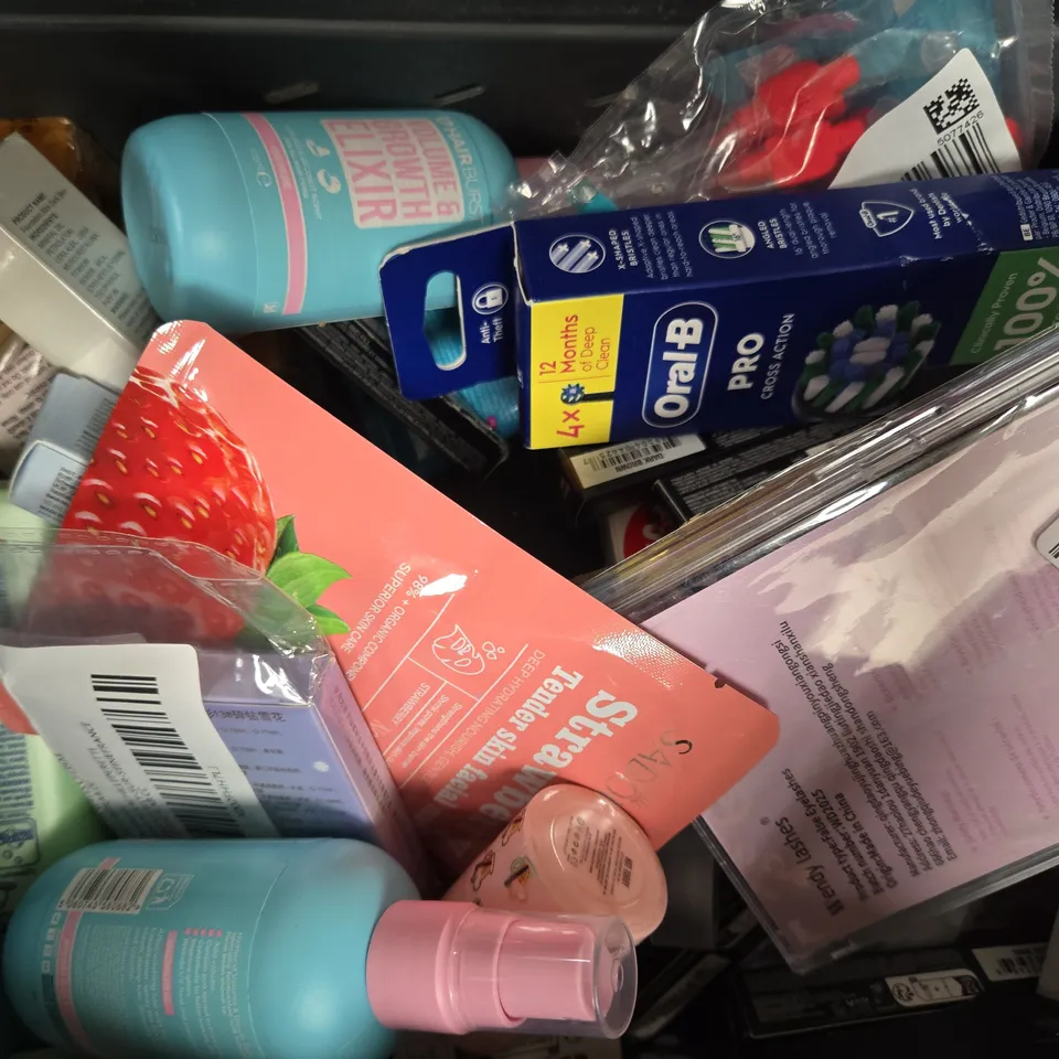 APPROX 12 ASSORTED BEAUTY PRODUCTS TO INCLUDE WELEDA SKIN FOOD, THE INKEY LIST BODY STICK, REDKEN TREATMENT, ETC
