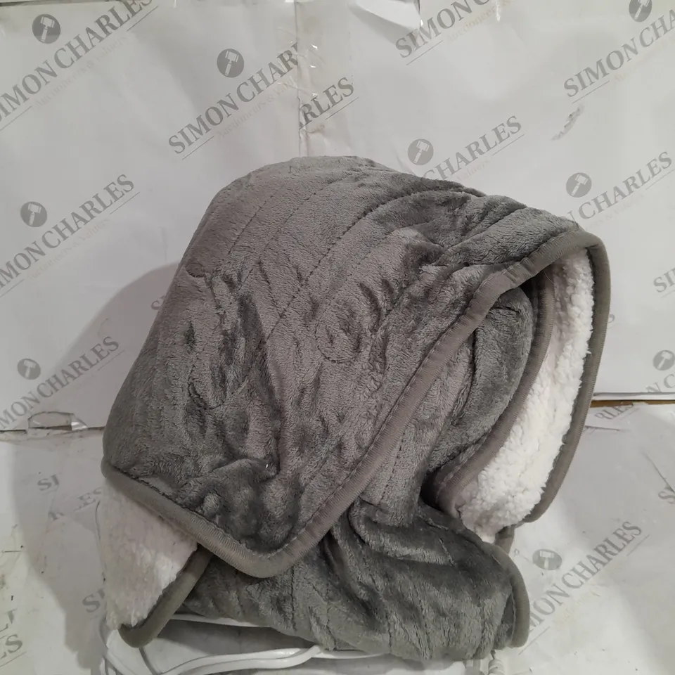 BOXED COZEE HOME OVERSIZED WRAP HEATED BLANKET IN SILVER
